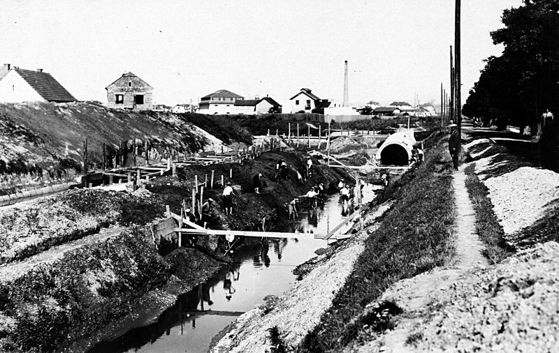 18. ZAGREB, KANAL, presvodjivanje glavnog gradskog kanala; snimio Vladimir Horvat, 1930.; inv. br. 127, br. neg. V-127.JPG